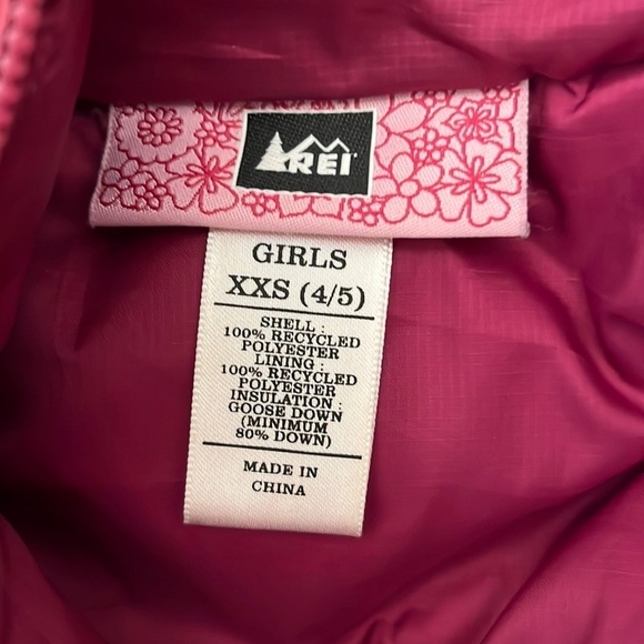 Rei Girls vest XXS (4-5)  pink color with embroidered flowers, good condition - Picture 3 of 8